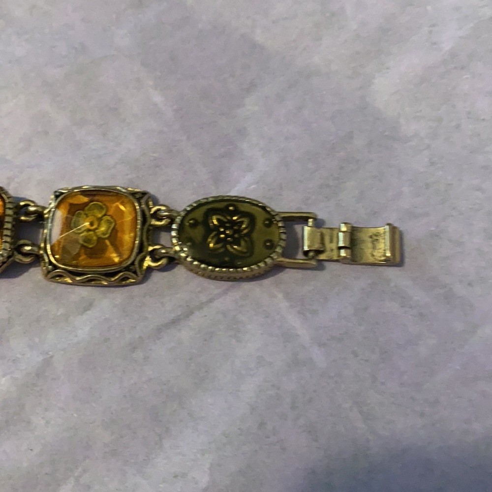 5/$30 Vintage Bracelet - Picture 4 of 8